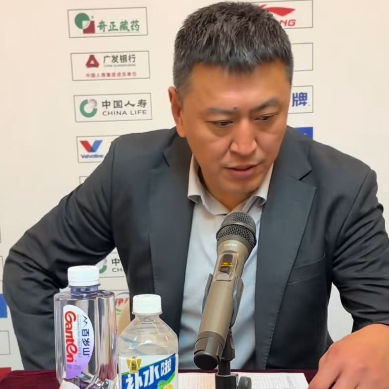 星空体育-胜深圳采访！王世龙直指新外援补劣势，汉兹亲承未完全融入仍暴走